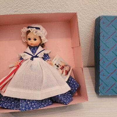 Lot 106: Vintage New Stock MADAME ALEXANDER Doll - UNITED STATES 559