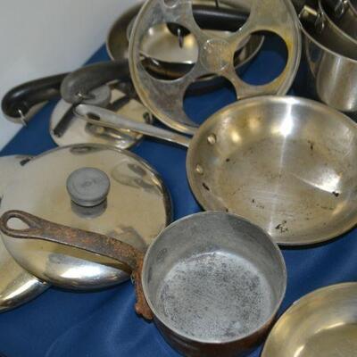 LOT 149 KITCHEN PANS AND GEAR