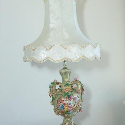 Pair of Vintage Galdi Italy Urn Base Table Lamps Capodimonte Styled YD#022-0011