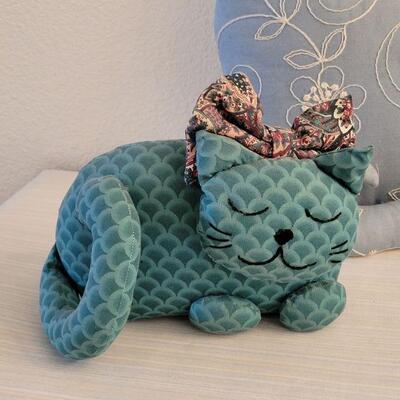 Lot 109: Vintage Cat Pillow Deco