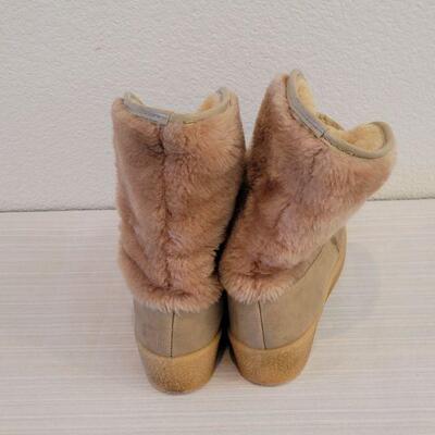 Lot 119: Vintage Quoddy Boots size 9