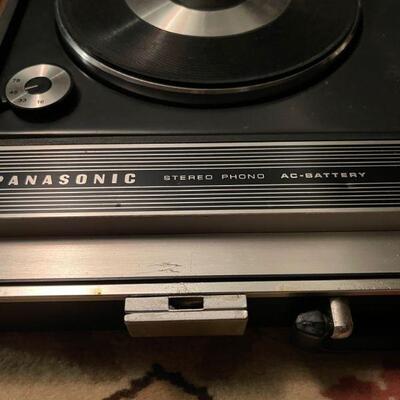 Panasonic Turntable Stereo with speakers
