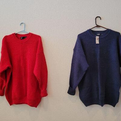Lot 124: (2) Dockers Levi's Sweaters