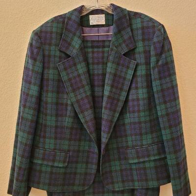 Lot 125: PENDLETON Blue & Green Plaid Skirt Suit size 20