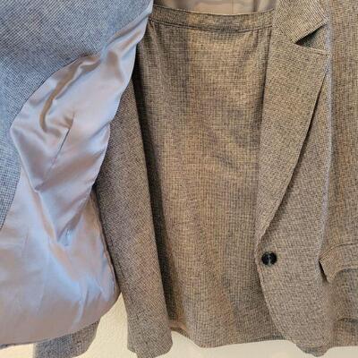 Lot 126: PENDLETON Black & White Skirt Suit size 22