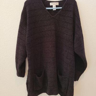 Lot 127: (2) Sweaters (one new with Tags)