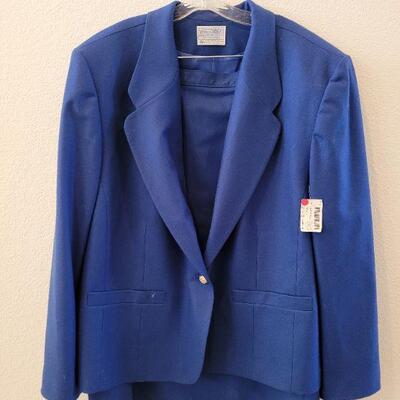 Lot 129: New PENDLETON Blue Skirt Suit size 