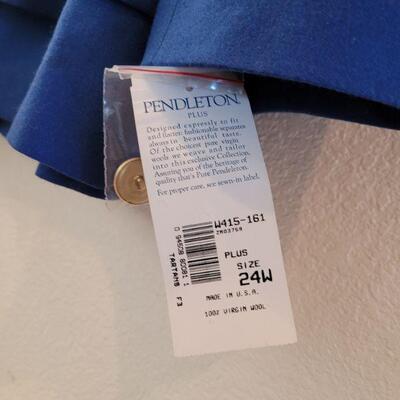 Lot 129: New PENDLETON Blue Skirt Suit size 