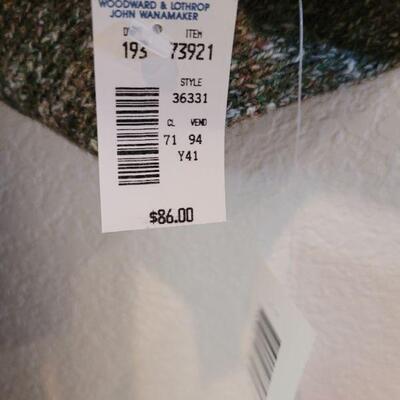 Lot 135: NEW Liz Claiborne Sweater - Olive Green