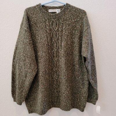 Lot 135: NEW Liz Claiborne Sweater - Olive Green