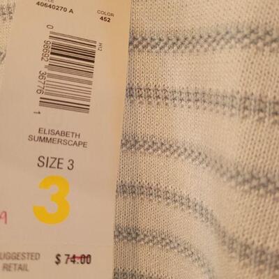 Lot 136: NEW Liz Claiborne Short Sleeve Sweater 