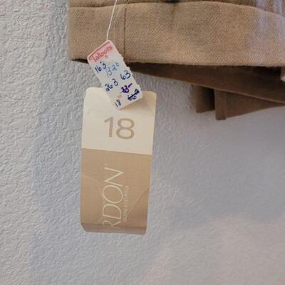 Lot 141: New Tan Wool Flat Front Pants
