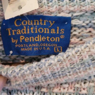 Lot 142: New PENDLETON Sweater 