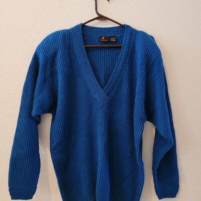 Lot 145: New Liz Sport Blue Sweater 