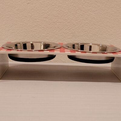 Lot 156: Pet Bowl