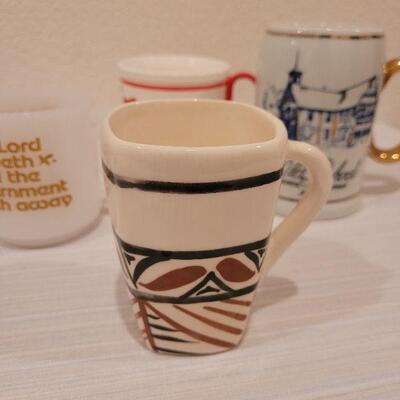Lot 157: Coffee Cup Lot