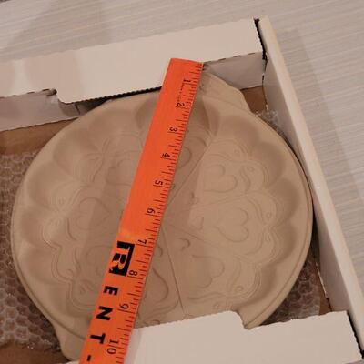 Lot 159: New Brown Bag Cookie Art Shortbread Scalloped Edge Pan