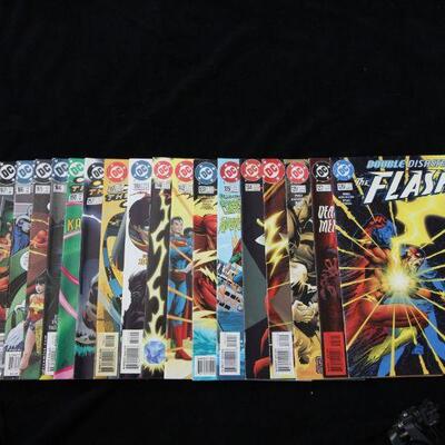 Flash Lot containing 21 issues. (1997,DC)  8.5 VF+