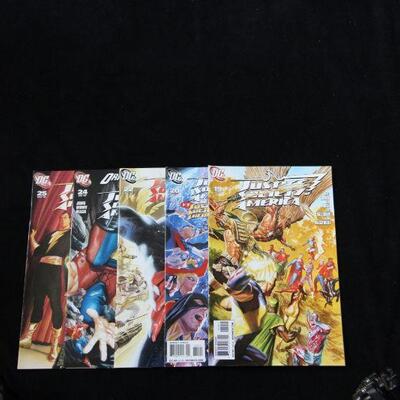 Justice Society of America Lot containing 5 issues. (2007,DC)  9.0 VF/NM