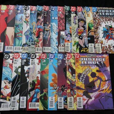 Justice League Adventures Lot containing 25 issues. (2002,DC)  9.0 VF/NM