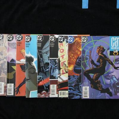 Catwoman Lot containing 10 issues. (2002,DC)  9.0 VF/NM