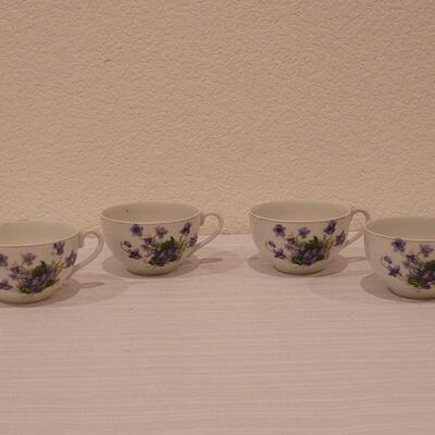 Lot 161: (4) Vintage Tea Cups