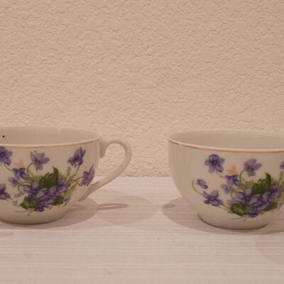 Lot 161: (4) Vintage Tea Cups