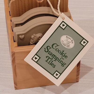 Lot 163: Brown Bag Cookie Art Shortbread Molds 