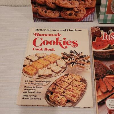 Lot 166: Cookbook Lot