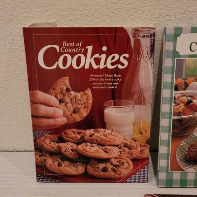 Lot 166: Cookbook Lot