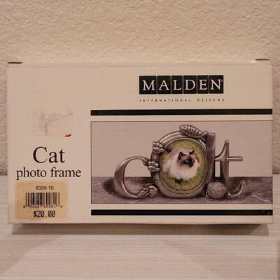 Lot 172: (3) Kitty Picture Frames