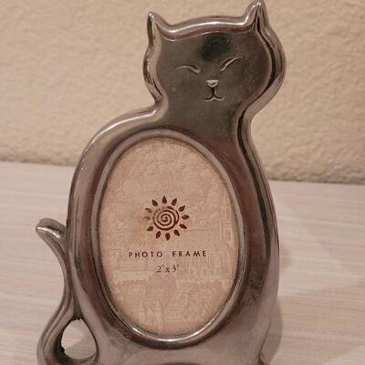 Lot 172: (3) Kitty Picture Frames