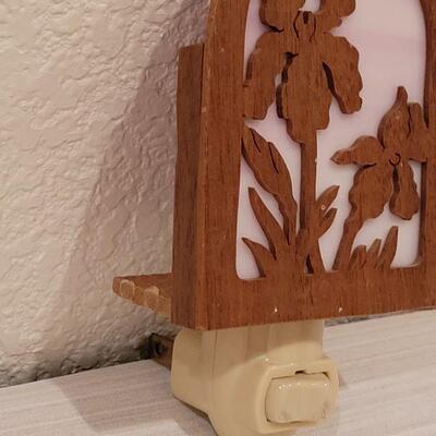 Lot 175: Wood Photo Frame and Wood and Marble Glass Night Light
