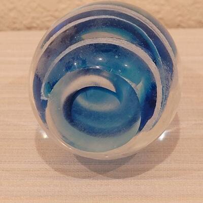Lot 177: Glass Egg Paperweight 