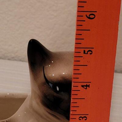 Lot 179: Siamese Cat Planter 