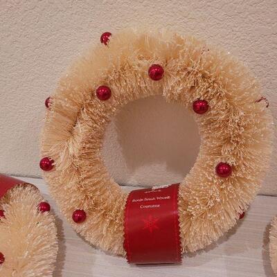 Lot 181: New Bottle Brush Wreaths (5)