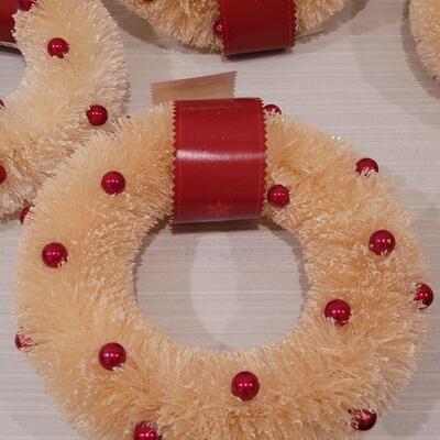 Lot 181: New Bottle Brush Wreaths (5)