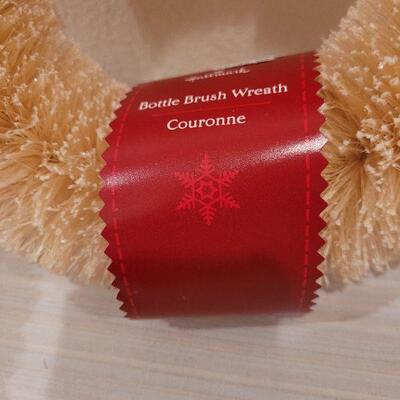 Lot 181: New Bottle Brush Wreaths (5)
