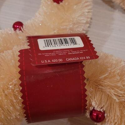 Lot 181: New Bottle Brush Wreaths (5)