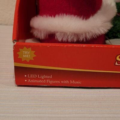 Lot 186: New Animated Christmas Deco