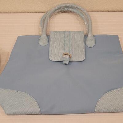 Lot 193: New Blue Purse and Leather Crossbody Wallet Purse