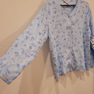 Lot 199: New Long Sleeve Button Down Pj Top and Pants Set