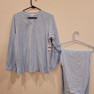 Lot 200: New Baby Blue Velour Top and Pants