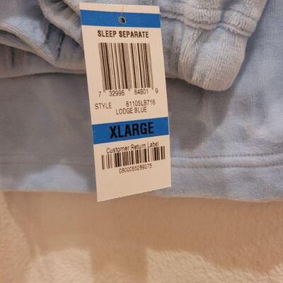 Lot 200: New Baby Blue Velour Top and Pants
