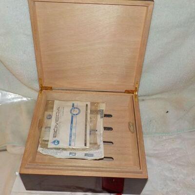 " Monte Cristo Humidor ".