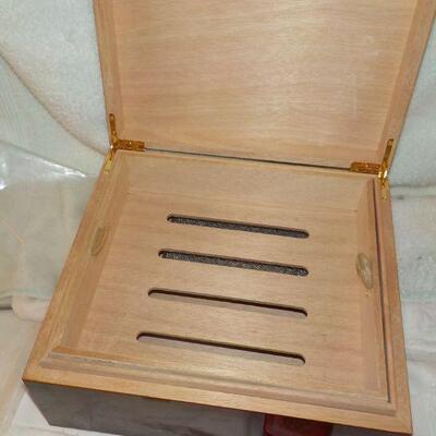 " Monte Cristo Humidor ".