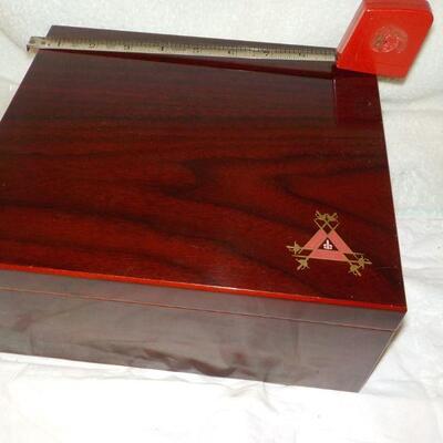 " Monte Cristo Humidor ".