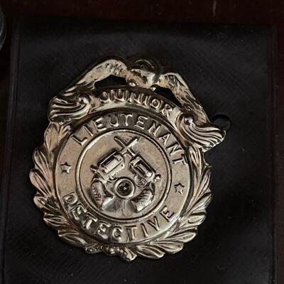 Dick Tracey cap gun and badge