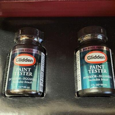Lot 207: Designer GLIDDEN Paint Samples