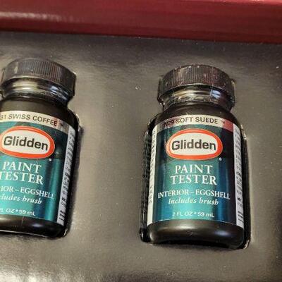 Lot 207: Designer GLIDDEN Paint Samples